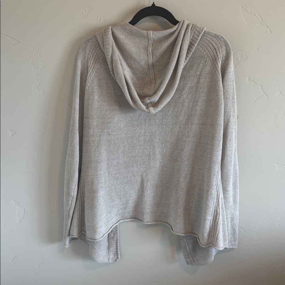 Tommy Bahama linen Cardigan with hood - Picture 4 of 4